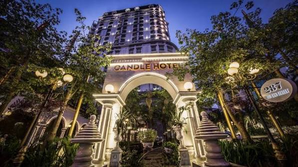 Super Candle Hotel